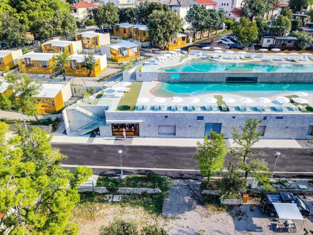 Sea House Shade, Pool & Jacuzzi - Privilege Point & * Selce