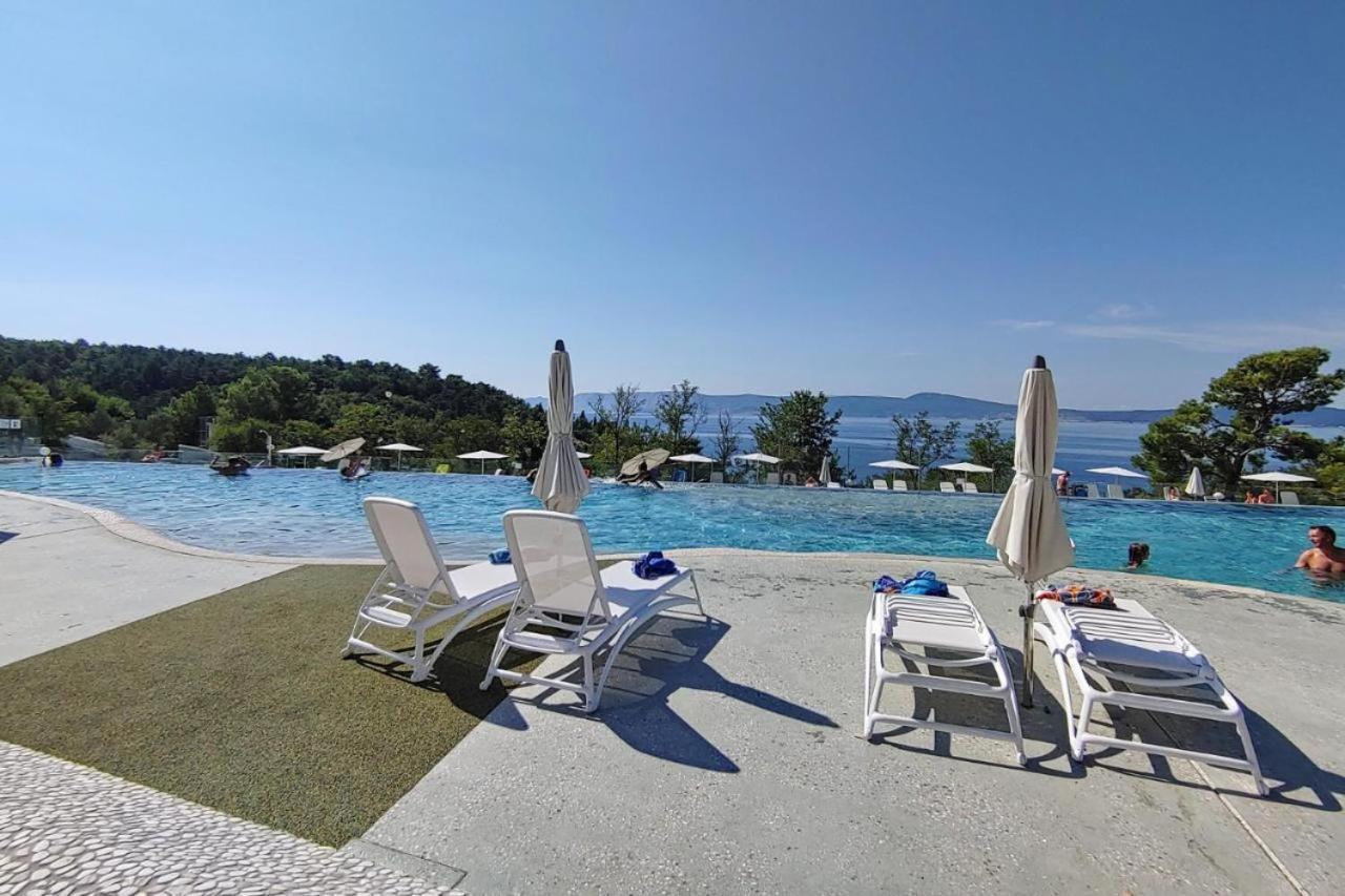 Sea House Shade, Pool & Jacuzzi - Privilege Point & * Selce